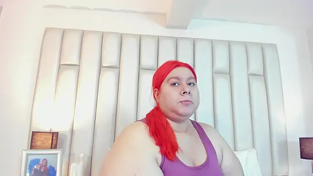 aandreaperez online show from October 28, 2025, 11:42 am