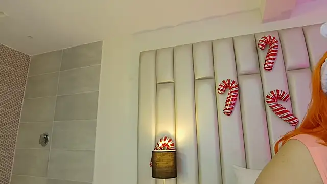 aandreaperez online show from December 16, 2025, 11:36 am