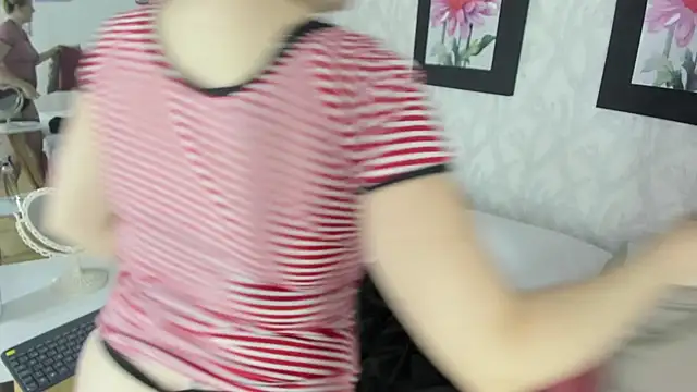 Snapshot of EmilySumer chatting on November 27, 2025, 9:04 pm EmilySumer online show from November 27, 2025, 9:04 pm