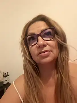 gisela27 online show from March 12, 2026, 3:23 am