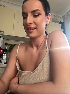 SereneRhodes online show from February 25, 2025, 2:37 pm