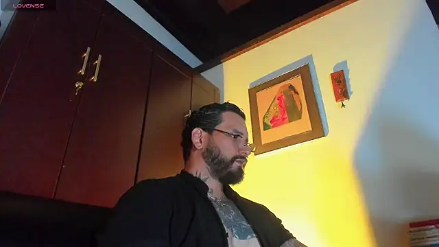 Snapshot of CamiloGray_ chatting on April 24, 2026, 2:41 pm CamiloGray online show from April 24, 2026, 2:41 pm