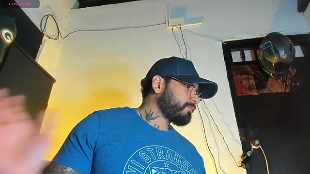 CamiloGray  online show from December 21, 2025, 1:35 pm