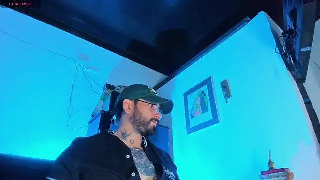 Snapshot of CamiloGray_ chatting on November 24, 2025, 1:55 pm CamiloGray online show from November 24, 2025, 1:55 pm