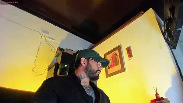 Snapshot of CamiloGray_ chatting on December 3, 2025, 2:16 pm CamiloGray online show from December 3, 2025, 2:16 pm