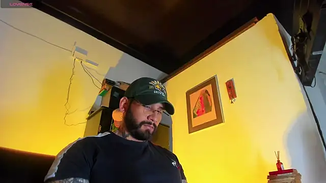 Snapshot of CamiloGray_ chatting on November 20, 2025, 1:56 pm CamiloGray online show from November 20, 2025, 1:56 pm