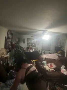 Snapshot of Cataleia21 chatting on December 18, 2025, 12:20 pm Cataleia21 online show from December 18, 2025, 12:20 pm