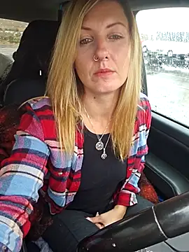 SheIsSomething online show from November 19, 2025, 9:26 pm