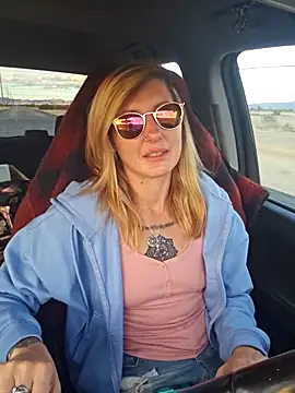 SheIsSomething online show from January 6, 2026, 12:03 am