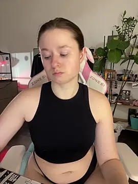 Snapshot of sweetest_pie chatting on February 21, 2026, 9:17 pm sweetest pie online show from February 21, 2026, 9:17 pm