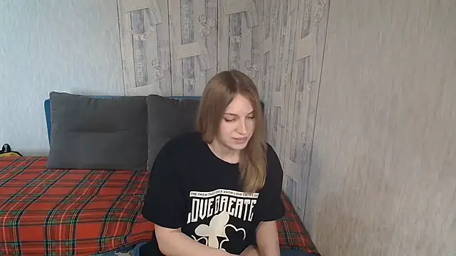 Pilly green  online show from April 18, 2026, 6:49 am