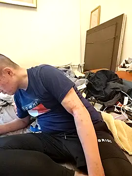 Snapshot of vice0818 chatting on December 16, 2025, 6:12 pm vice0818 online show from December 16, 2025, 6:12 pm