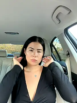 clairewntr online show from November 2, 2025, 2:11 pm