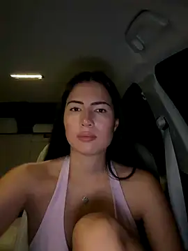 clairewntr online show from November 9, 2025, 8:13 pm