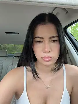 clairewntr online show from April 19, 2026, 11:33 am