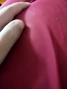 Snapshot of LovlyAnnie chatting on November 17, 2025, 10:08 am LovlyAnnie online show from November 17, 2025, 10:08 am