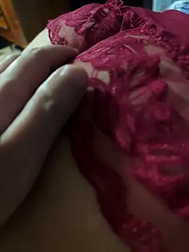 Snapshot of LovlyAnnie chatting on December 1, 2025, 5:41 am LovlyAnnie online show from December 1, 2025, 5:41 am