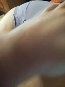 LovlyAnnie online show from February 8, 2026, 7:17 am