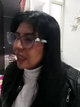 aisha latina online show from February 16, 2026, 3:43 pm