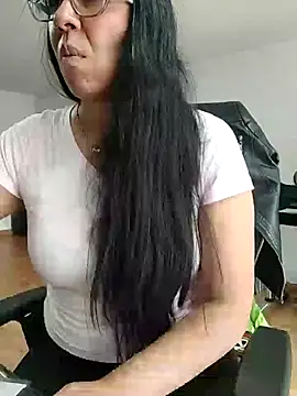 Snapshot of aisha_latina chatting on November 20, 2025, 3:12 pm aisha latina online show from November 20, 2025, 3:12 pm