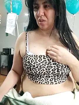 Snapshot of aisha_latina chatting on June 5, 2026, 2:56 pm aisha latina online show from June 5, 2026, 2:56 pm