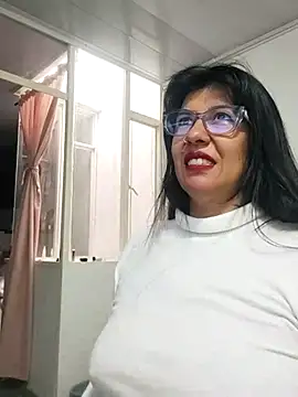 aisha latina online show from February 23, 2026, 3:01 pm