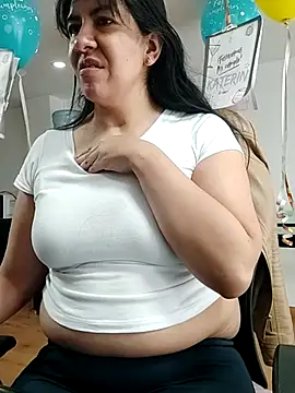 Snapshot of aisha_latina chatting on June 4, 2026, 2:11 pm aisha latina online show from June 4, 2026, 2:11 pm