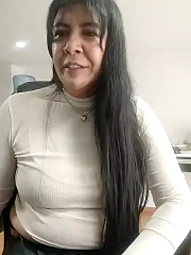 Snapshot of aisha_latina chatting on April 24, 2026, 3:36 pm aisha latina online show from April 24, 2026, 3:36 pm