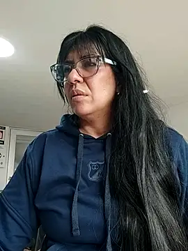 Snapshot of aisha_latina chatting on December 4, 2025, 2:27 pm aisha latina online show from December 4, 2025, 2:27 pm