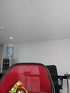 Snapshot of aisha_latina chatting on October 28, 2025, 3:33 pm aisha latina online show from October 28, 2025, 3:33 pm