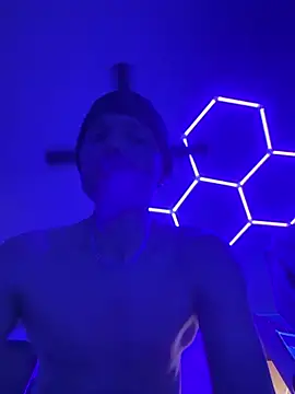 Cloudd Kingg Iceyyy online show from March 11, 2026, 1:38 pm