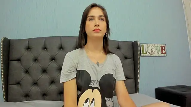 AndreaStivens online show from March 8, 2025, 12:09 pm