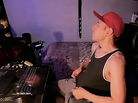 Alf0029 online show from November 13, 2025, 9:19 pm