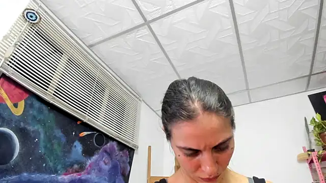 Snapshot of mariecam420 chatting on June 10, 2026, 2:02 am mariecam420 online show from June 10, 2026, 2:02 am