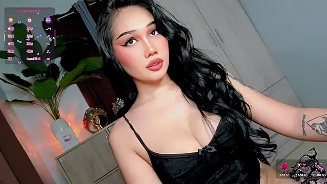 Icon1c LiLy online show from May 13, 2026, 4:03 pm
