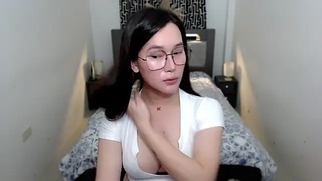 AmazingLuchie online show from November 5, 2025, 5:54 am