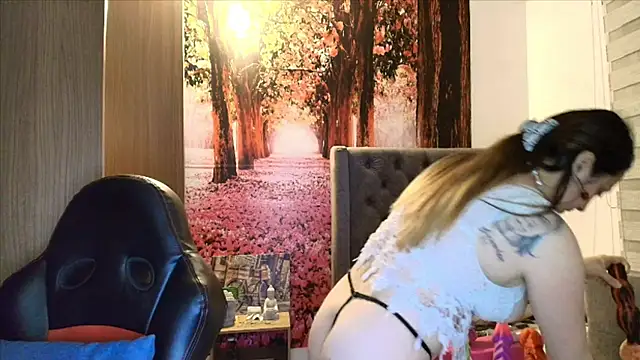 Snapshot of sofia23dirty chatting on November 23, 2025, 11:26 pm sofia23dirty online show from November 23, 2025, 11:26 pm