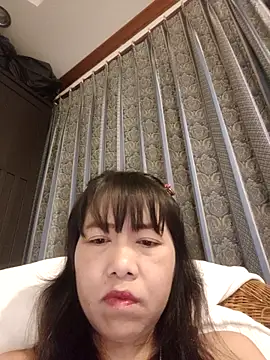 Snapshot of Little_suzy5 chatting on October 23, 2025, 7:56 pm Little suzy5 online show from October 23, 2025, 7:56 pm