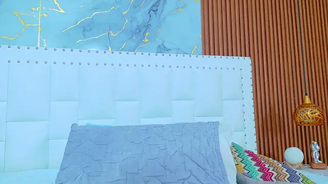 IrresistibleMilf online show from November 23, 2025, 12:26 pm