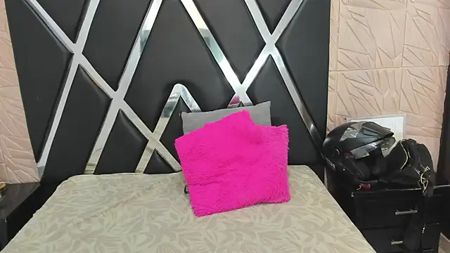 MiaCelestte online show from January 2, 2025, 8:02 pm