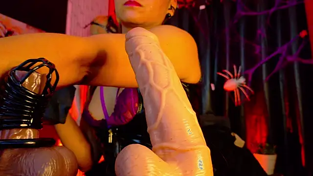 Snapshot of MistressSlut1 chatting on October 22, 2025, 11:09 am MistressSlut1 online show from October 22, 2025, 11:09 am