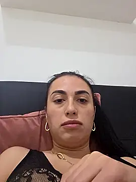 adelexxx02 online show from November 2, 2025, 2:33 pm