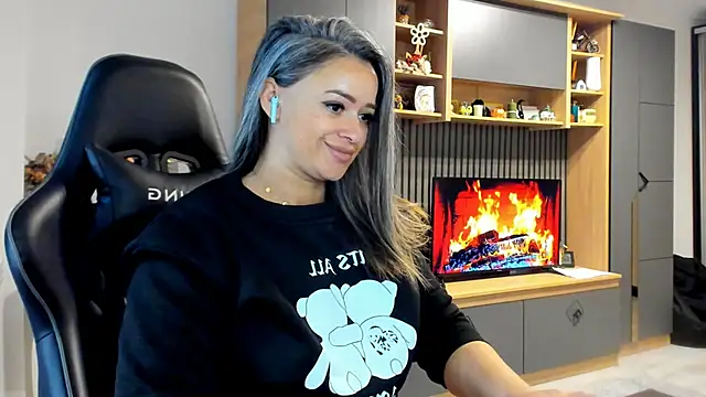 Snapshot of Claire95_ chatting on October 22, 2025, 4:23 am Claire95 online show from October 22, 2025, 4:23 am