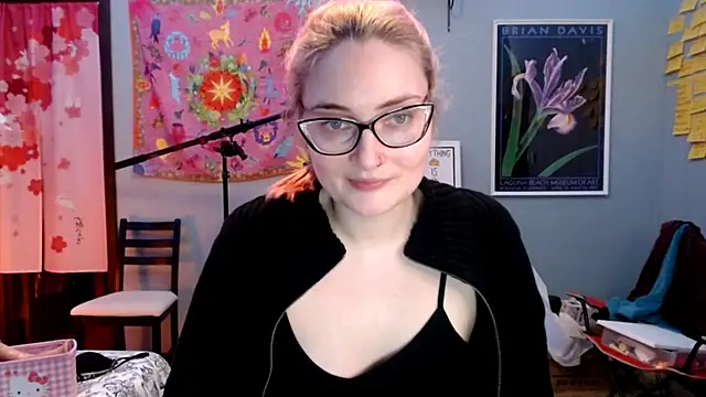 Snapshot of JenniferGwen chatting on February 19, 2025, 1:08 am JenniferGwen online show from February 19, 2025, 1:08 am