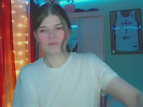 Snapshot of Klementa chatting on December 14, 2025, 5:18 pm Klementa online show from December 14, 2025, 5:18 pm