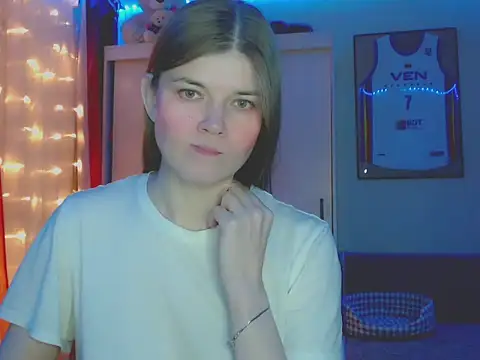 Snapshot of Klementa chatting on December 1, 2025, 7:37 pm Klementa online show from December 1, 2025, 7:37 pm