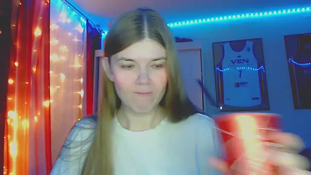 Snapshot of Klementa chatting on November 29, 2025, 6:41 pm Klementa online show from November 29, 2025, 6:41 pm