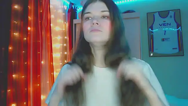 Snapshot of Klementa chatting on December 5, 2025, 5:55 pm Klementa online show from December 5, 2025, 5:55 pm