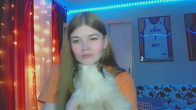 Snapshot of Klementa chatting on October 2, 2025, 6:55 pm Klementa online show from October 2, 2025, 6:55 pm