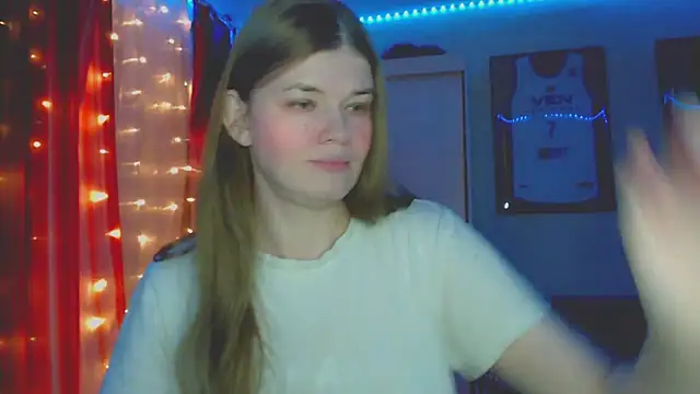 Snapshot of Klementa chatting on November 20, 2025, 7:14 pm Klementa online show from November 20, 2025, 7:14 pm